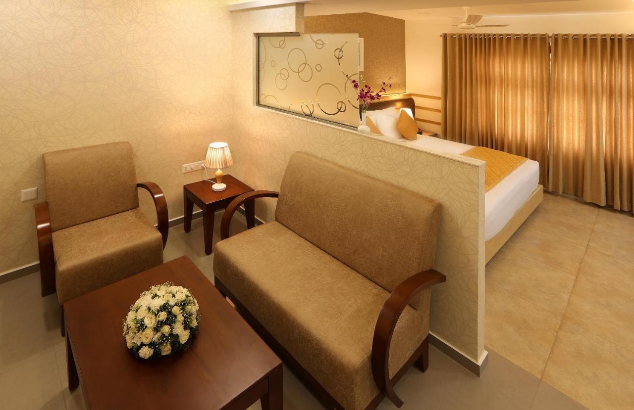 Hotel Flora Charishma Residency Aluva Kochi Exteriér fotografie