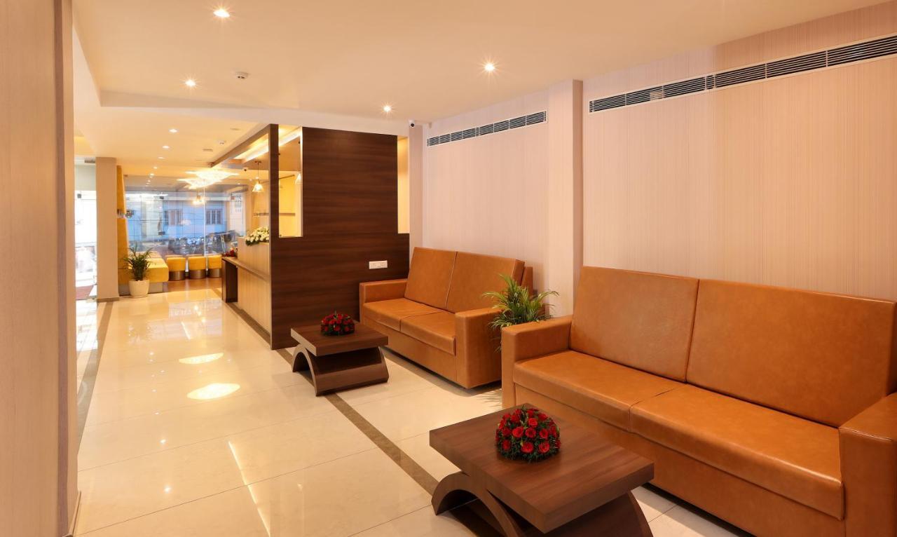 Hotel Flora Charishma Residency Aluva Kochi Exteriér fotografie