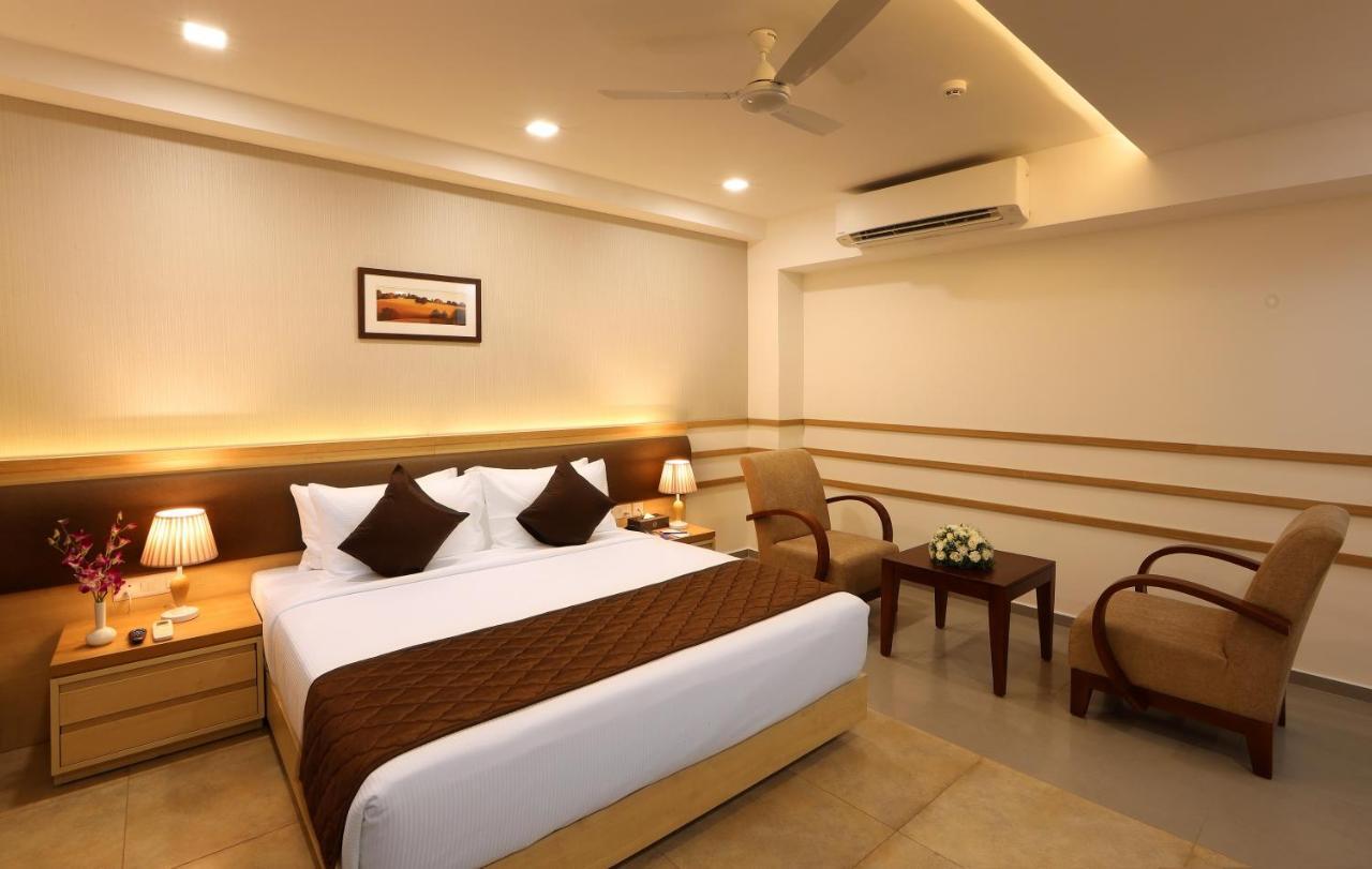 Hotel Flora Charishma Residency Aluva Kochi Exteriér fotografie