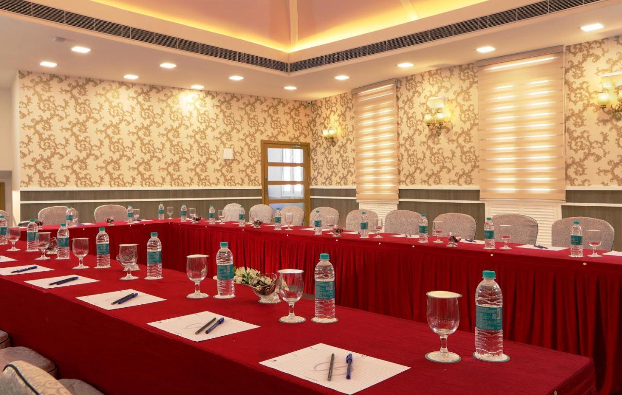 Hotel Flora Charishma Residency Aluva Kochi Exteriér fotografie