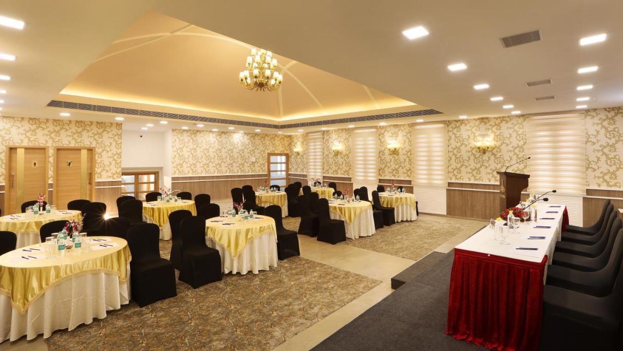 Hotel Flora Charishma Residency Aluva Kochi Exteriér fotografie